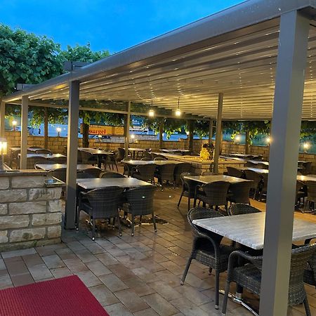 Lightplace • Groessere Gruppen • 4 Einzelzimmer • Boxspring • Smart Tv • Biergarten • Restaurant 브라운슈바이크 외부 사진