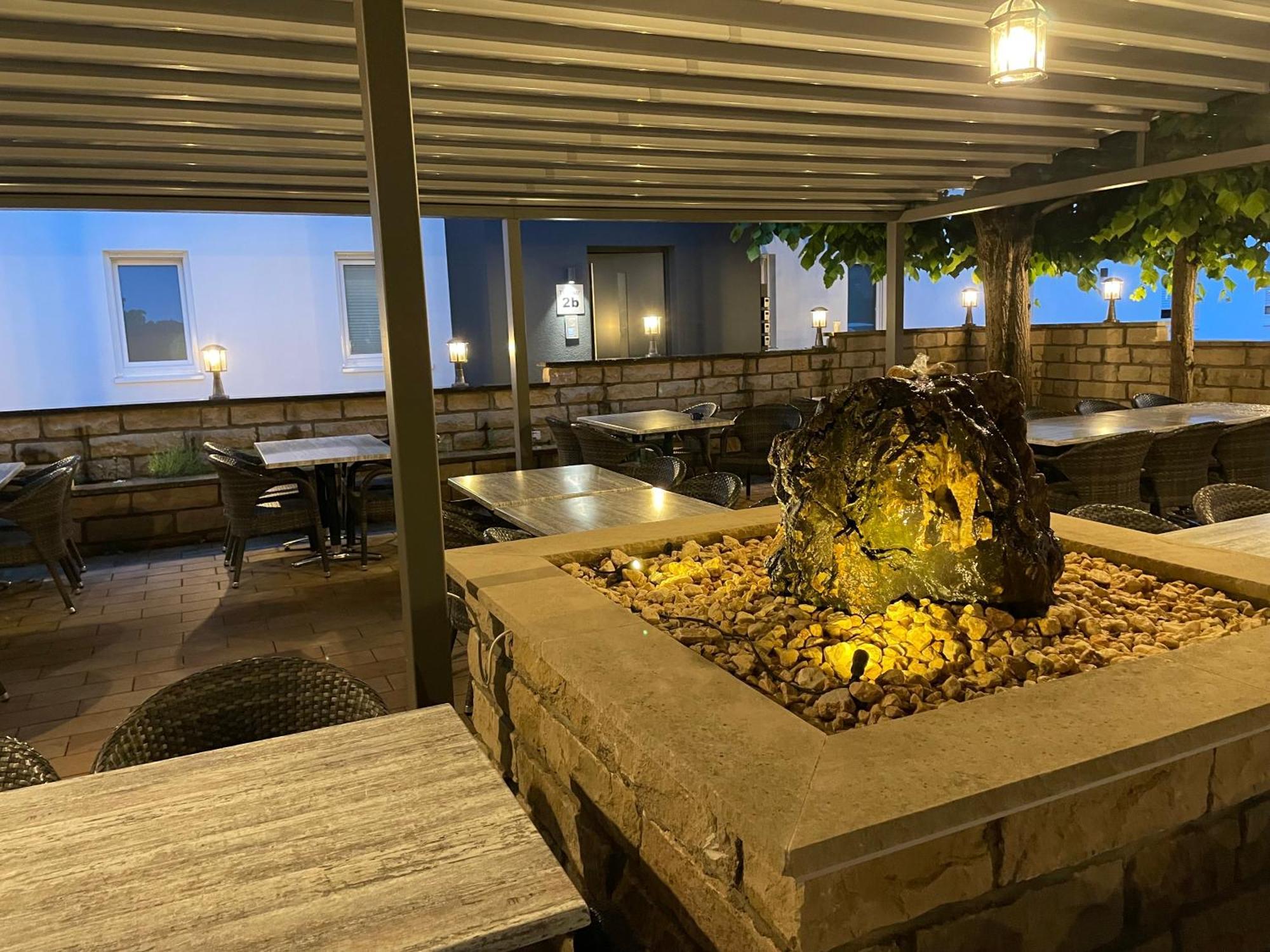 Lightplace • Groessere Gruppen • 4 Einzelzimmer • Boxspring • Smart Tv • Biergarten • Restaurant 브라운슈바이크 외부 사진